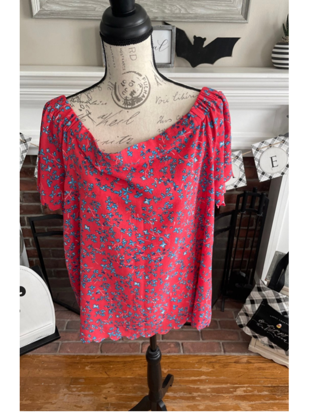 Elle sz XL - scallopes detail blouse